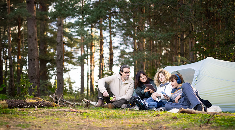 Familie som telter